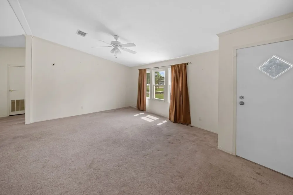 21133 Joe Paul Lane Chandler, TX 75758