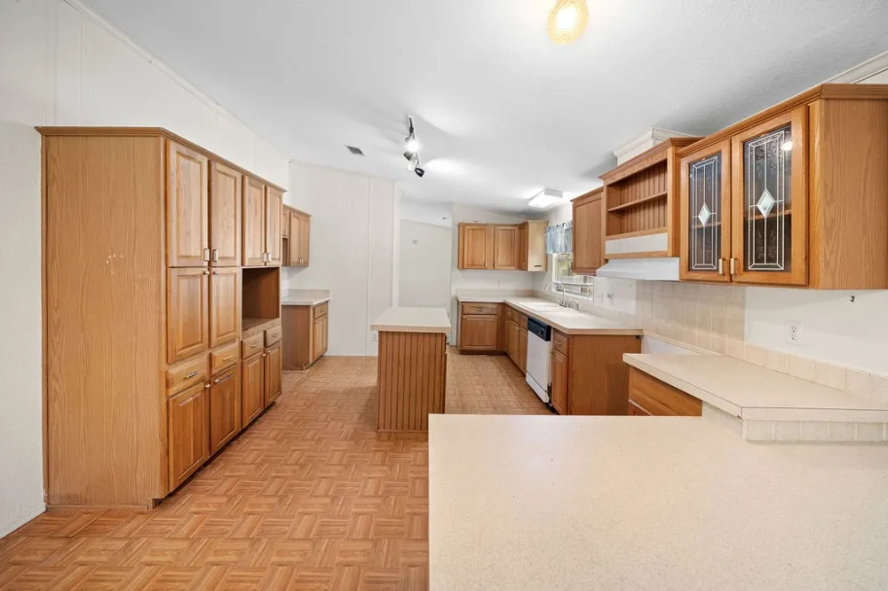 21133 Joe Paul Lane Chandler, TX 75758