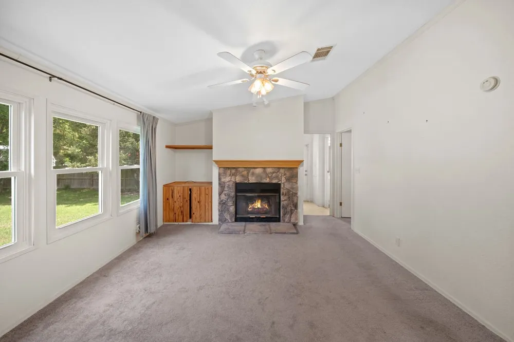 21133 Joe Paul Lane Chandler, TX 75758