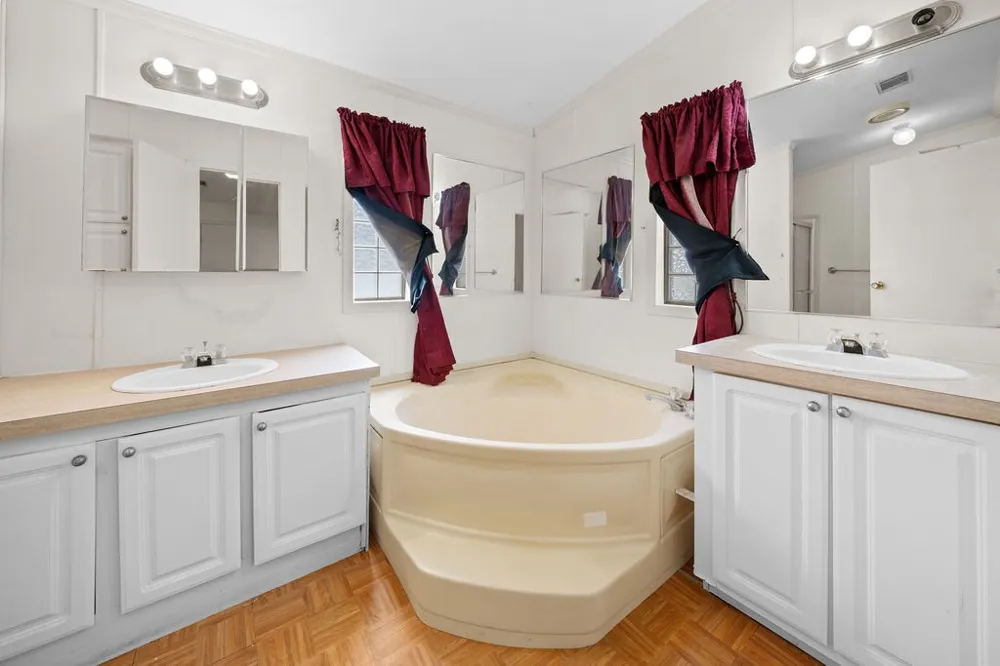 21133 Joe Paul Lane Chandler, TX 75758