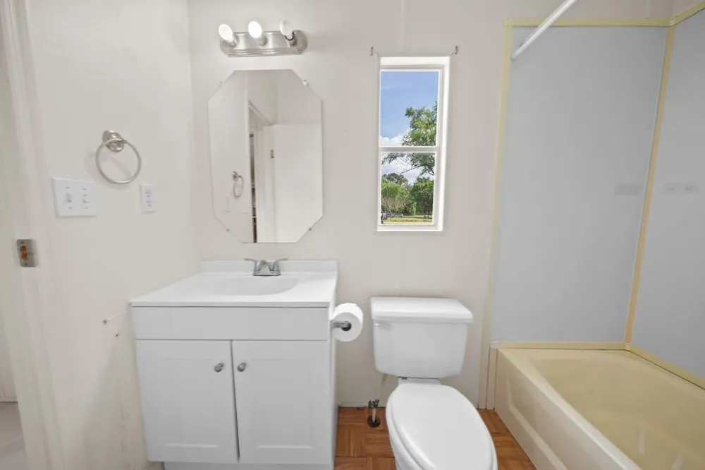 21133 Joe Paul Lane Chandler, TX 75758