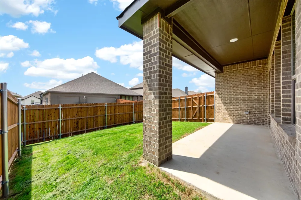 1513 PEGASUS DRIVE Lancaster, TX 75134