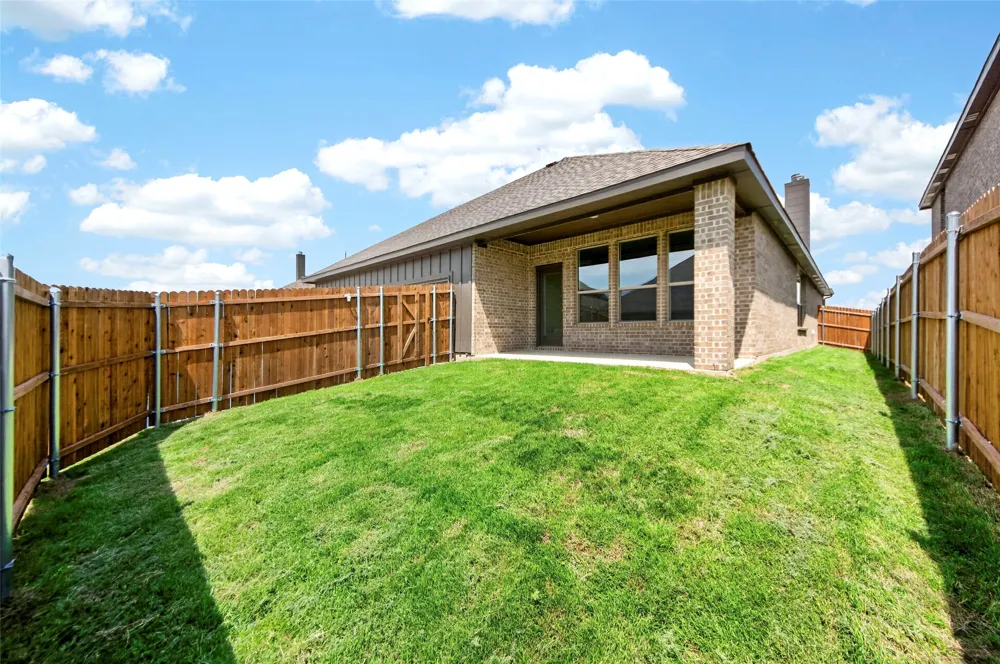 1513 PEGASUS DRIVE Lancaster, TX 75134
