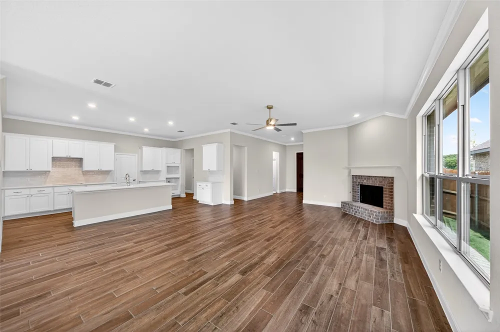 1513 PEGASUS DRIVE Lancaster, TX 75134