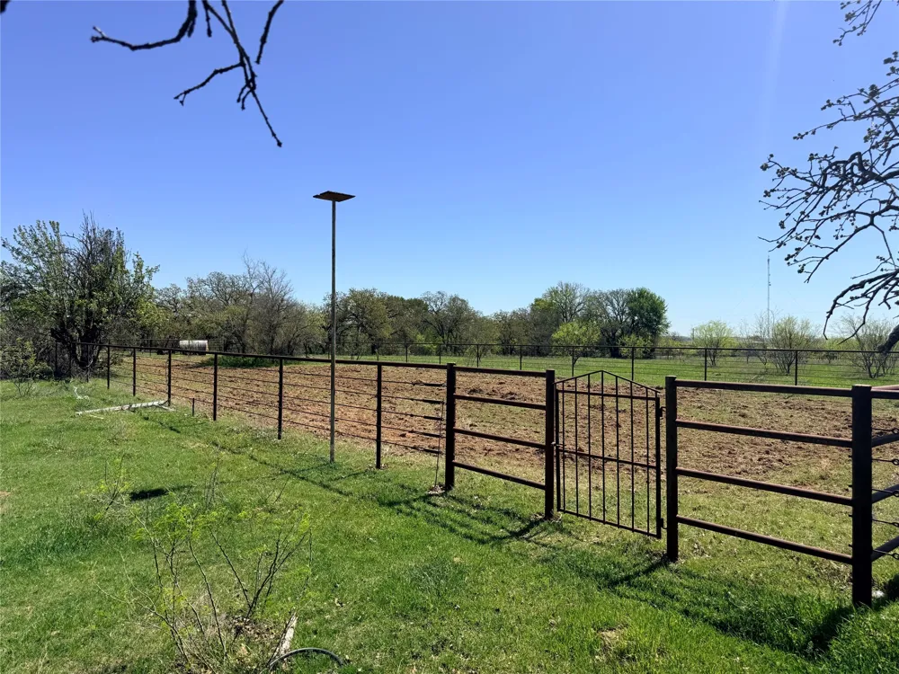 421 Erwin Jacksboro, TX 76458