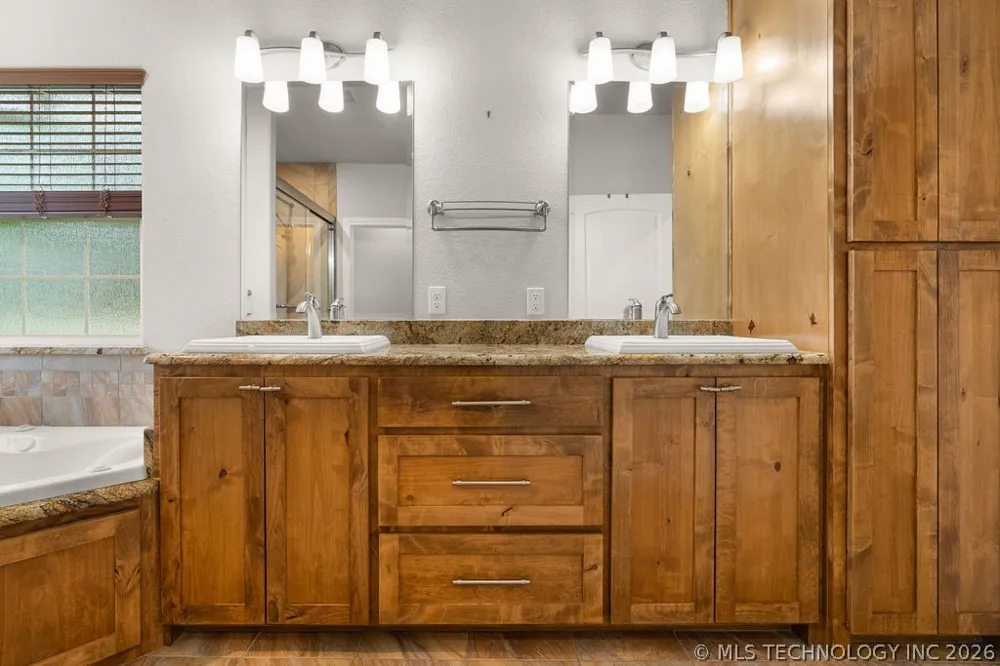 11703 Hidden Oak Circle Kingston, OK 73439