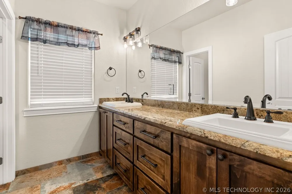 11703 Hidden Oak Circle Kingston, OK 73439