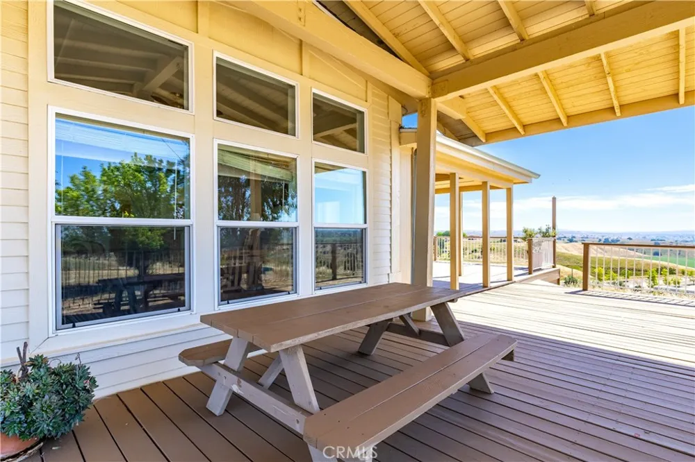 1876 Rancho Lomas Way San Miguel, CA 93451