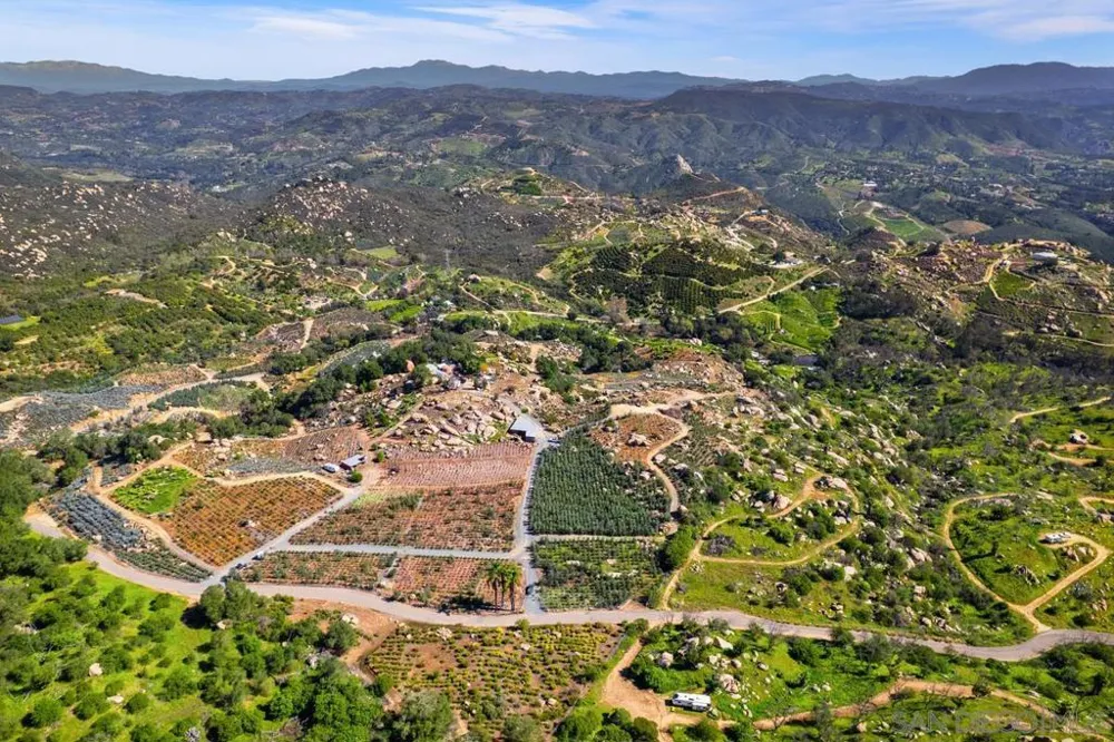 39093 Harris Truck Trail Fallbrook, CA 92028