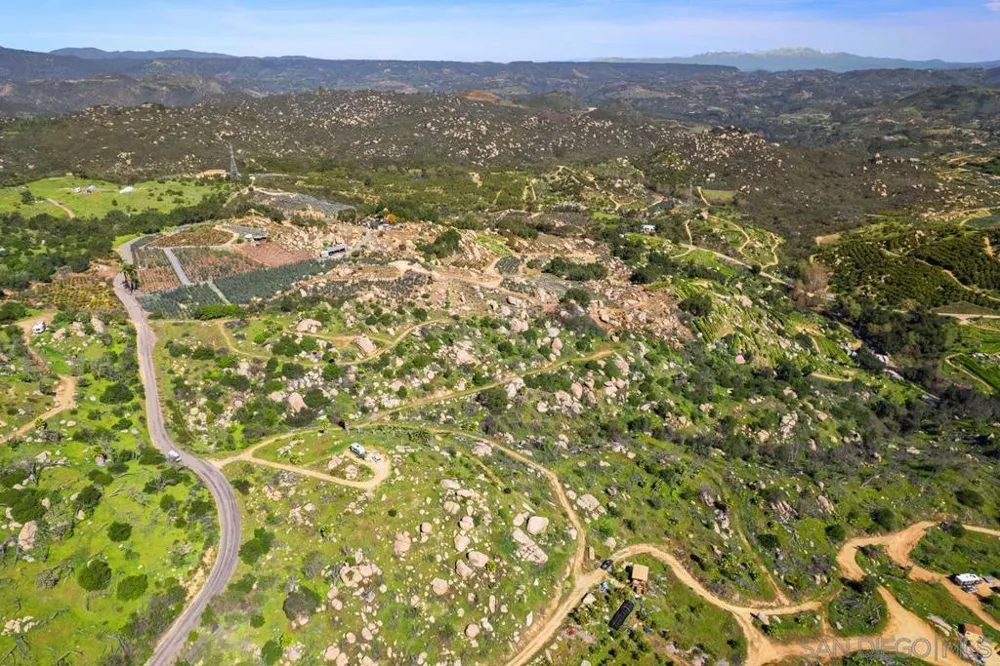 39093 Harris Truck Trail Fallbrook, CA 92028
