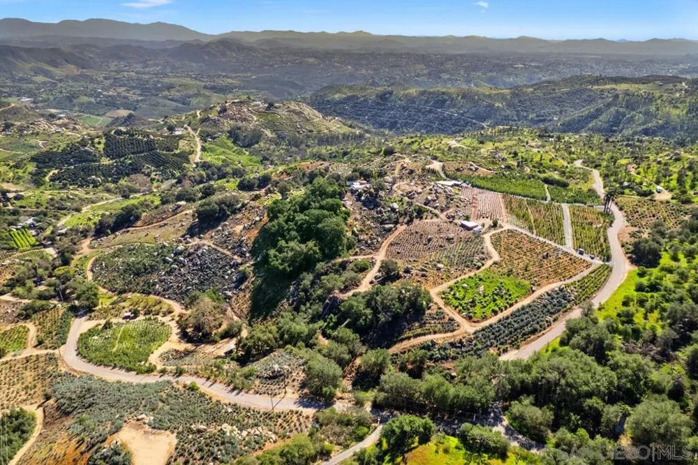 39093 Harris Truck Trail Fallbrook, CA 92028