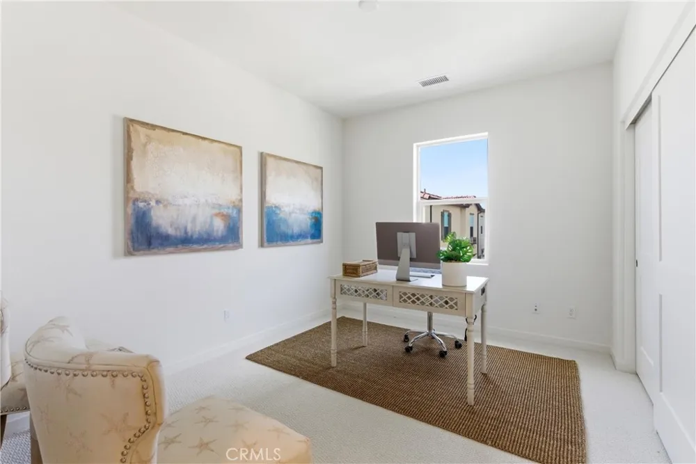 600 Shadowbrook Lake Forest, CA 92610