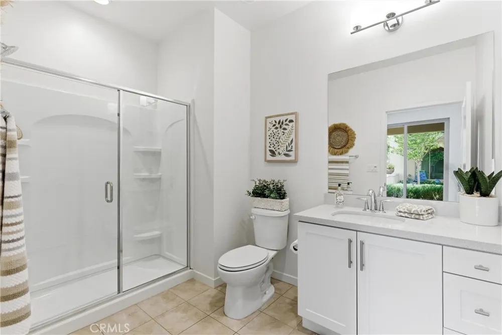 600 Shadowbrook Lake Forest, CA 92610