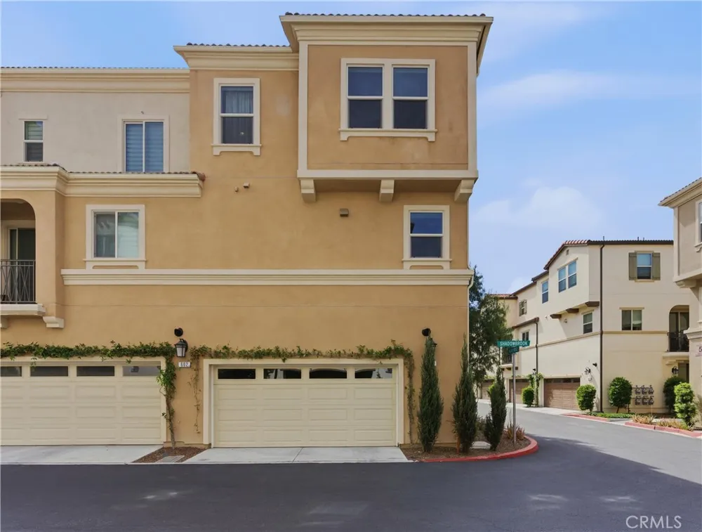 600 Shadowbrook Lake Forest, CA 92610