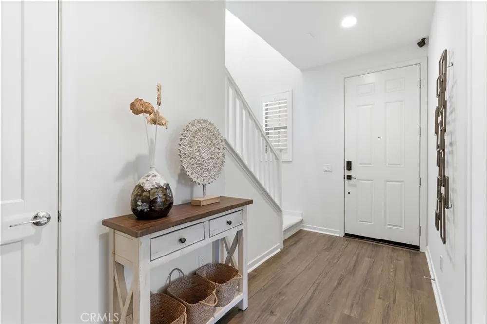 600 Shadowbrook Lake Forest, CA 92610