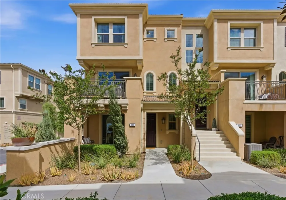 600 Shadowbrook Lake Forest, CA 92610
