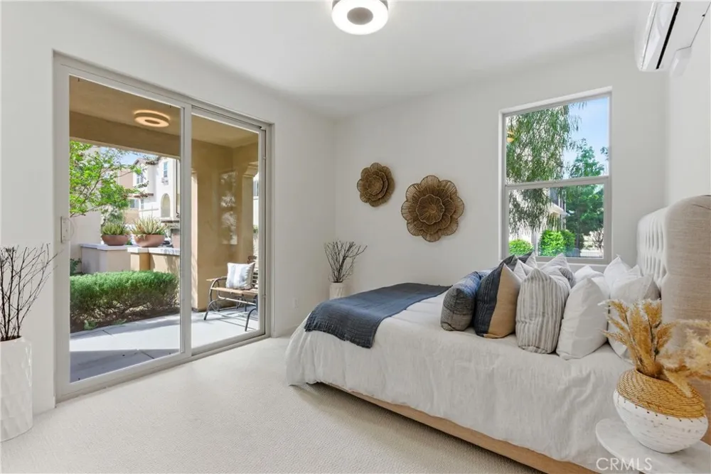 600 Shadowbrook Lake Forest, CA 92610