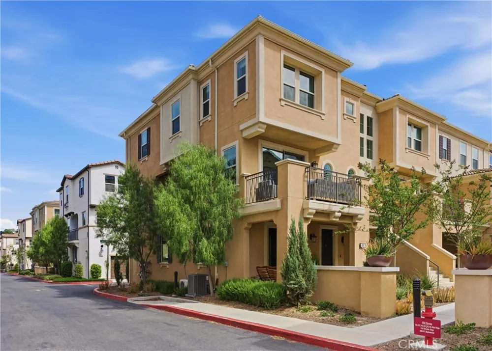 600 Shadowbrook Lake Forest, CA 92610