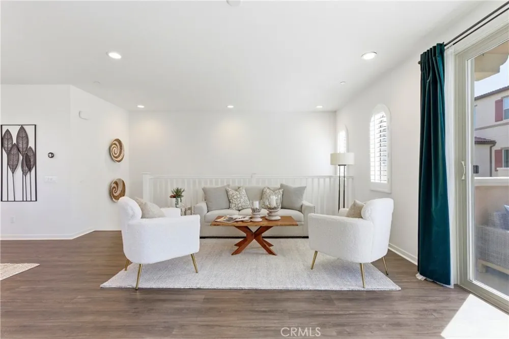 600 Shadowbrook Lake Forest, CA 92610