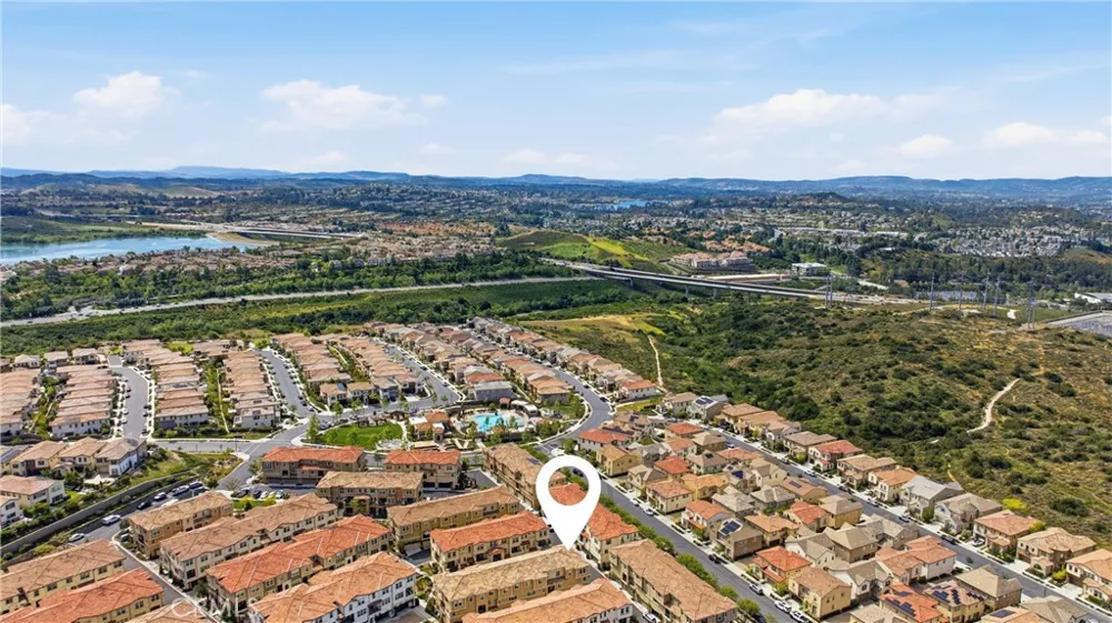600 Shadowbrook Lake Forest, CA 92610