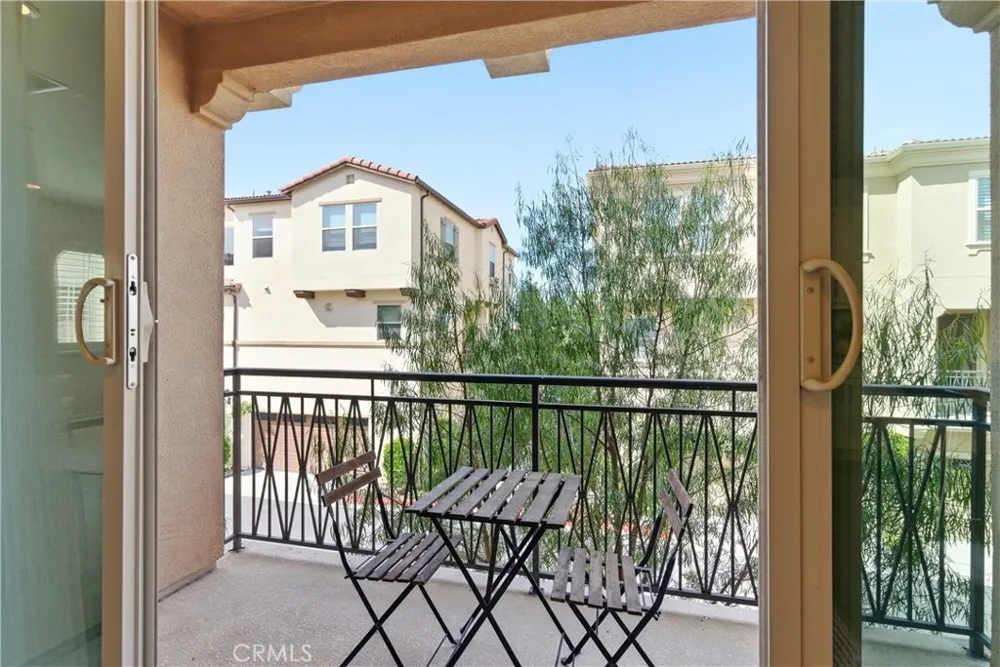 600 Shadowbrook Lake Forest, CA 92610