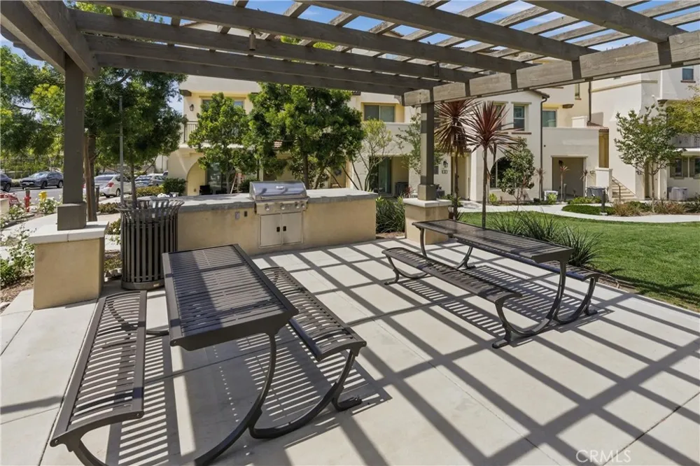 600 Shadowbrook Lake Forest, CA 92610
