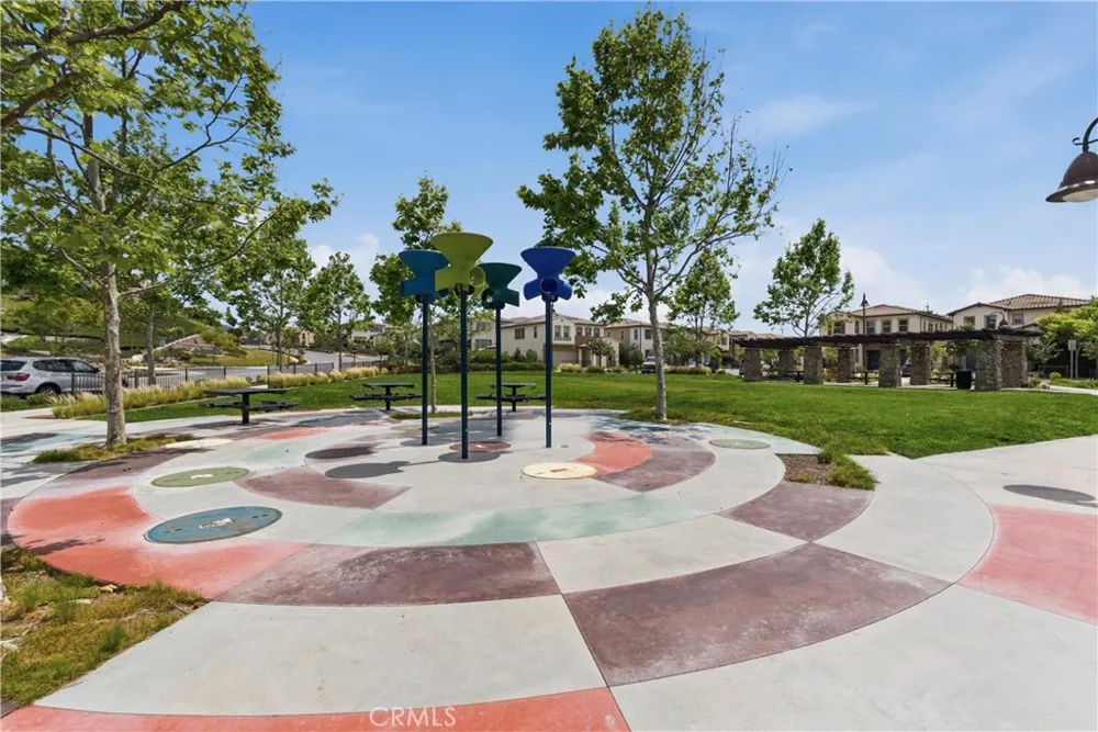 600 Shadowbrook Lake Forest, CA 92610