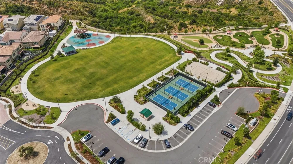 600 Shadowbrook Lake Forest, CA 92610