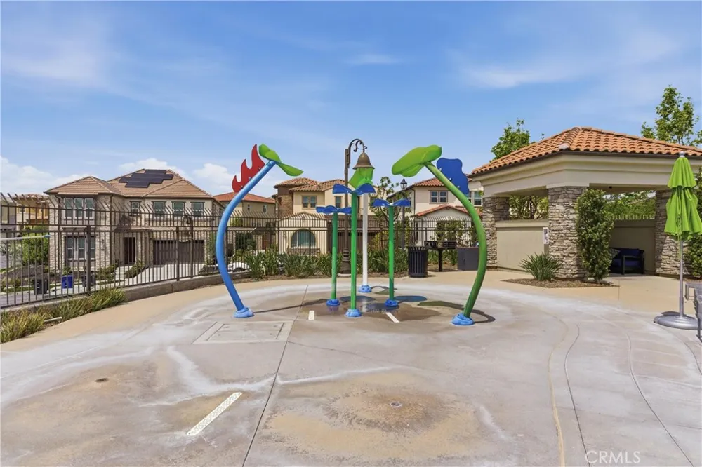 600 Shadowbrook Lake Forest, CA 92610