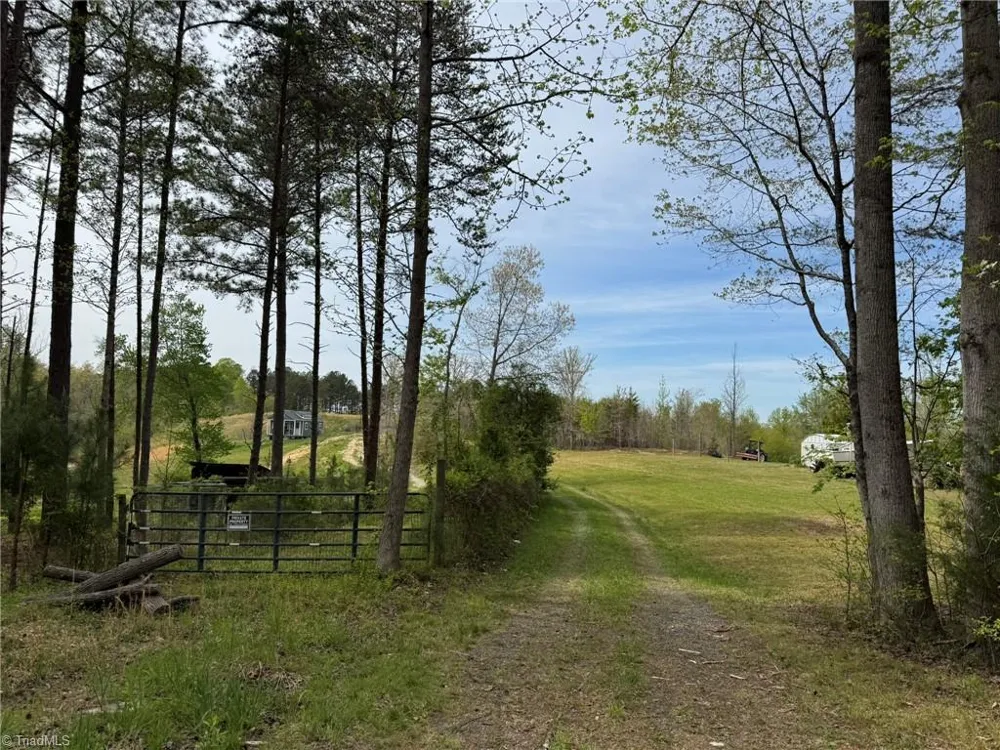 6988 Salem Chapel Road Walnut Cove, NC 27052