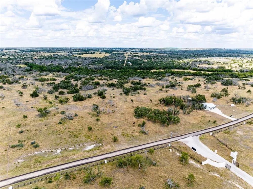49 E Reeh Road Harper, TX 78631