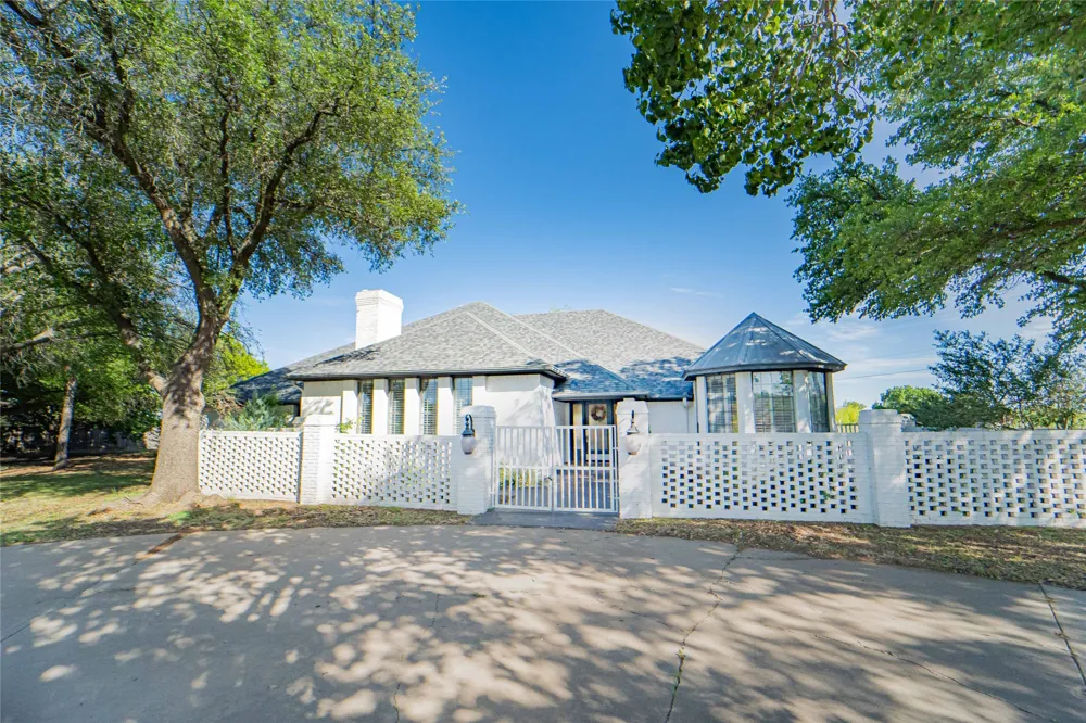 8 Chaparral Lane Breckenridge, TX 76424