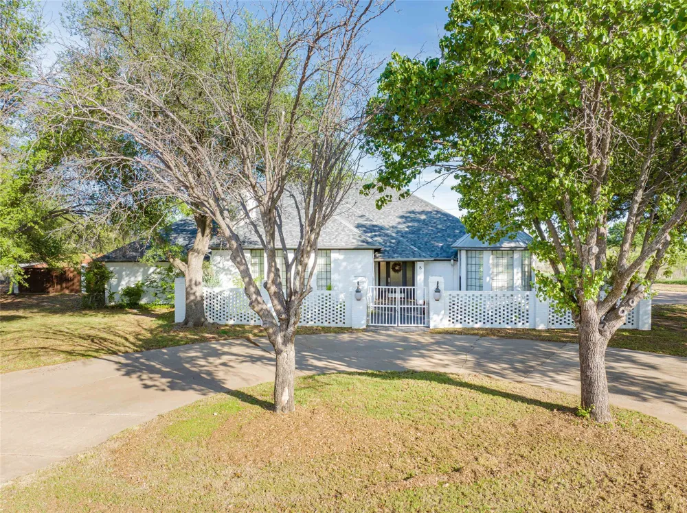 8 Chaparral Lane Breckenridge, TX 76424
