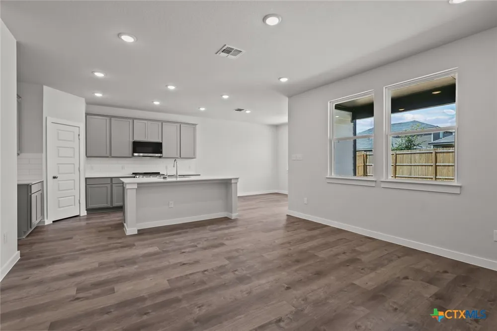 2528 Heritance Pass Seguin, TX 78155