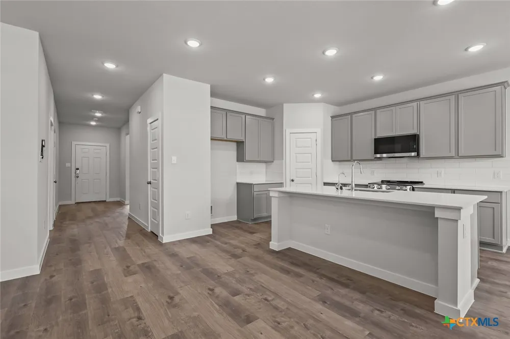 2528 Heritance Pass Seguin, TX 78155