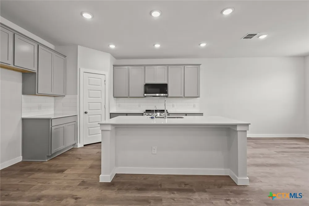 2528 Heritance Pass Seguin, TX 78155