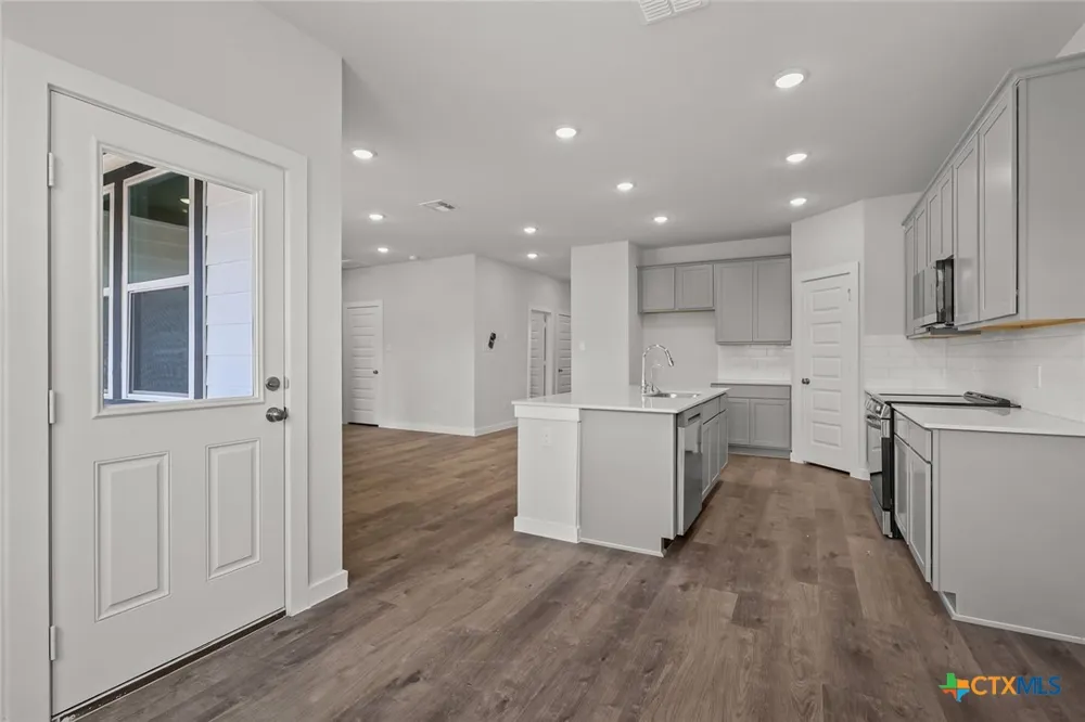 2528 Heritance Pass Seguin, TX 78155