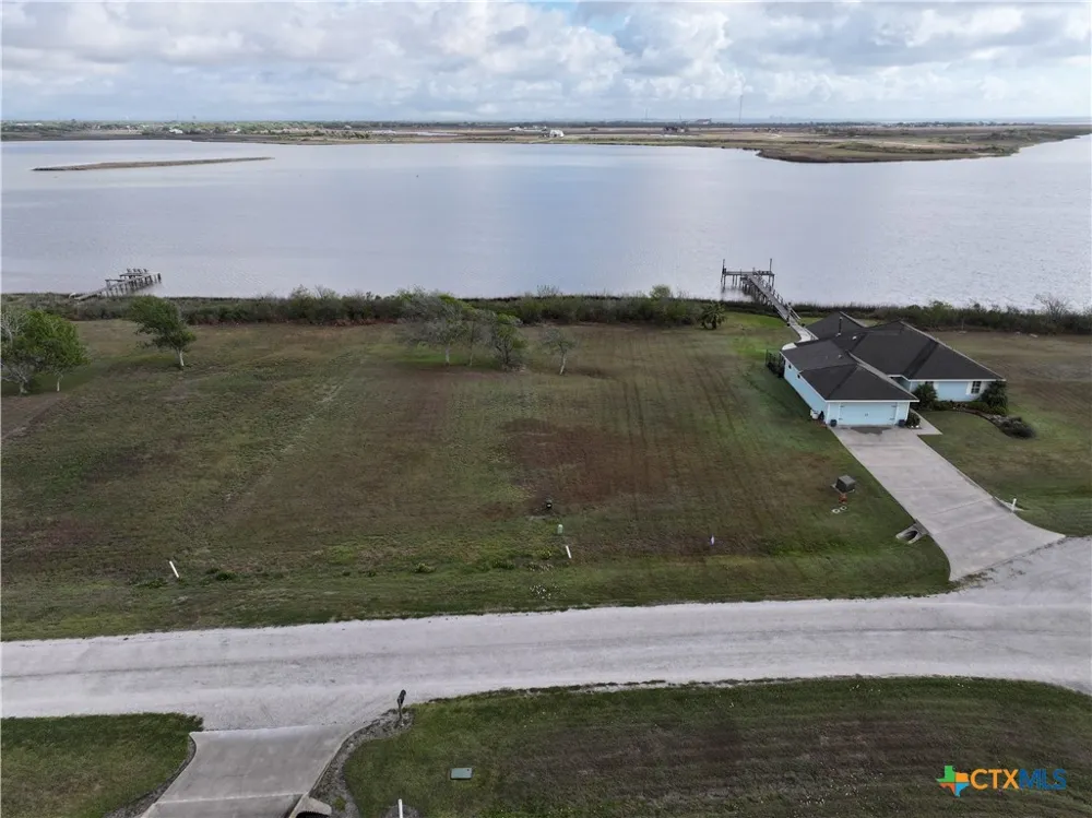 20 Blue Heron Drive Port Lavaca, TX 77979