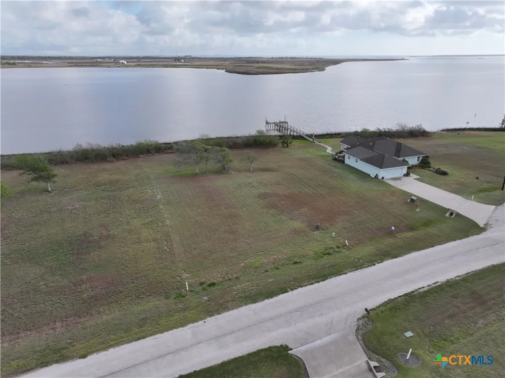 20 Blue Heron Drive Port Lavaca, TX 77979