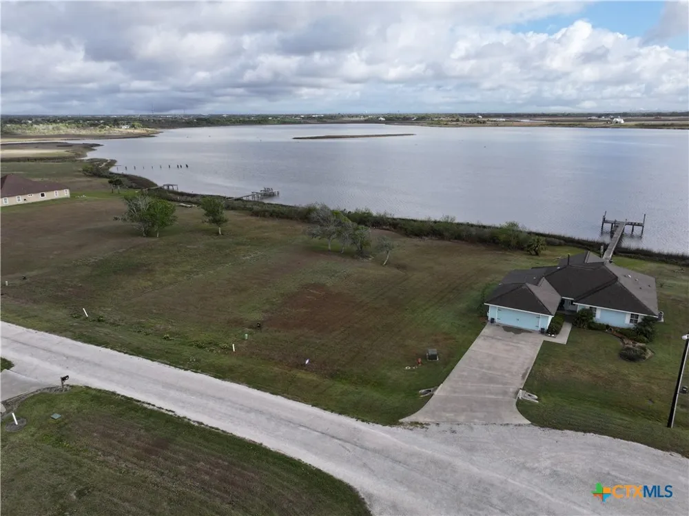 20 Blue Heron Drive Port Lavaca, TX 77979