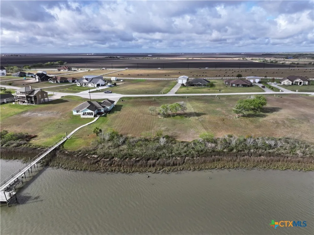 20 Blue Heron Drive Port Lavaca, TX 77979