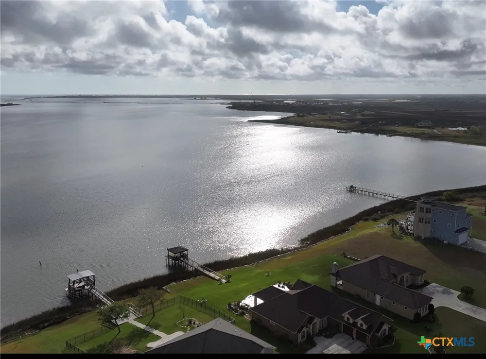 20 Blue Heron Drive Port Lavaca, TX 77979