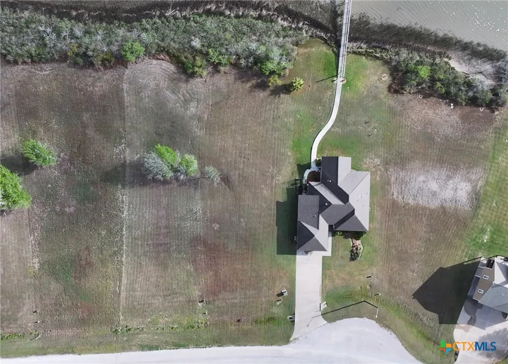 20 Blue Heron Drive Port Lavaca, TX 77979