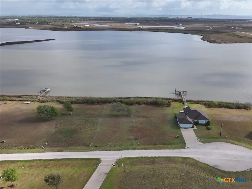20 Blue Heron Drive Port Lavaca, TX 77979