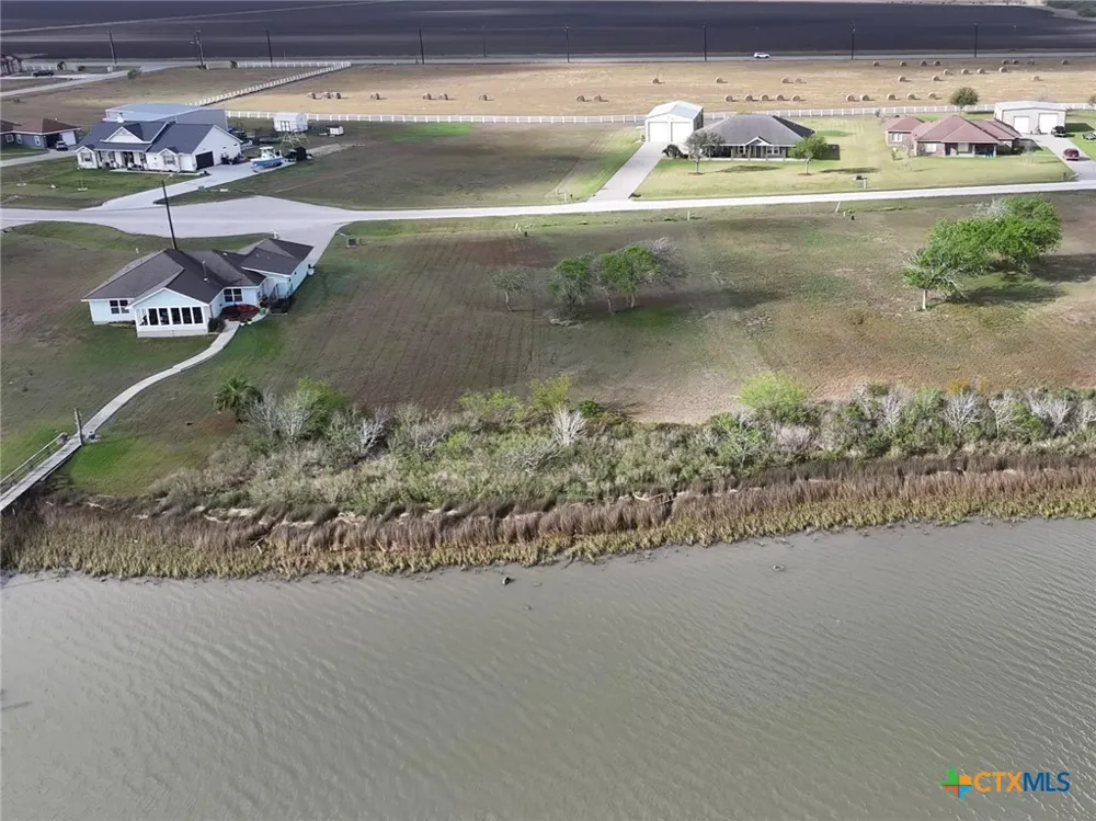 20 Blue Heron Drive Port Lavaca, TX 77979