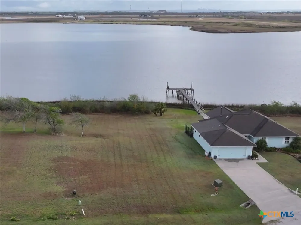 20 Blue Heron Drive Port Lavaca, TX 77979