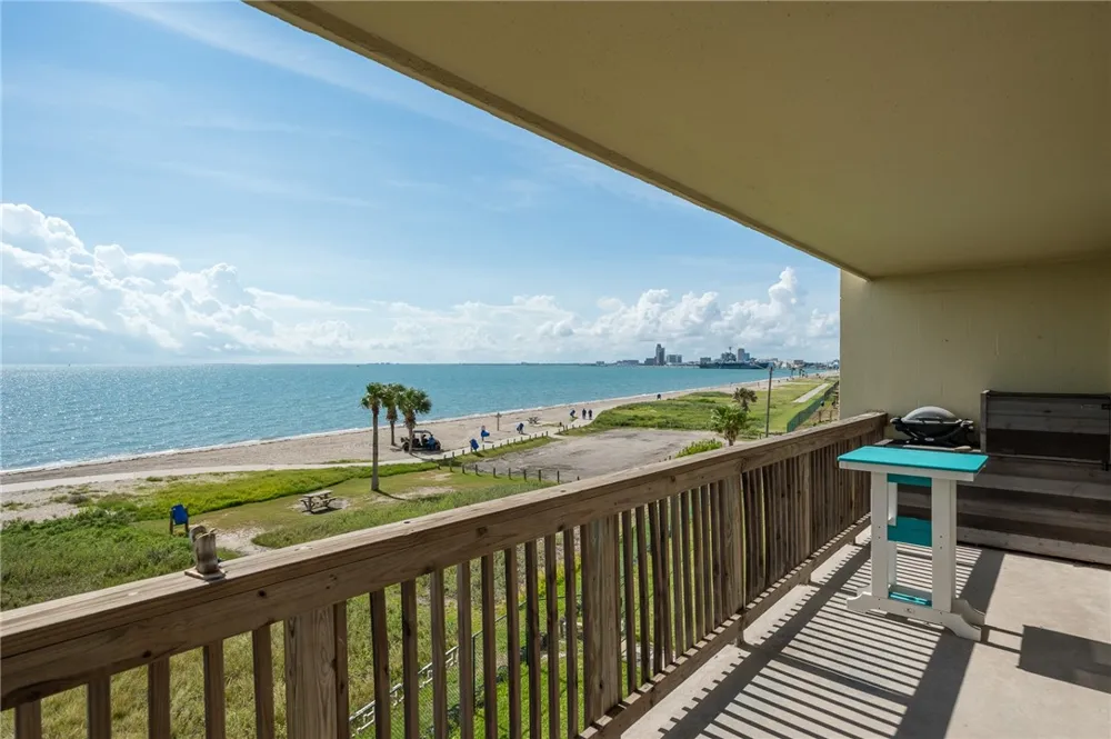 4242 Gulfbreeze Boulevard #302 Corpus Christi, TX 78402