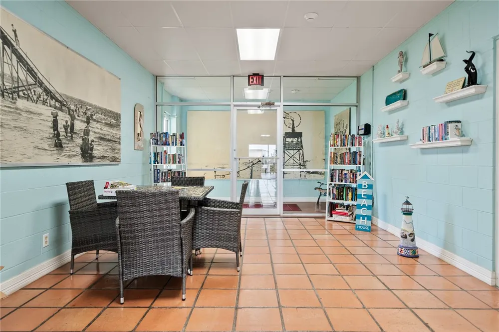 4242 Gulfbreeze Boulevard #302 Corpus Christi, TX 78402