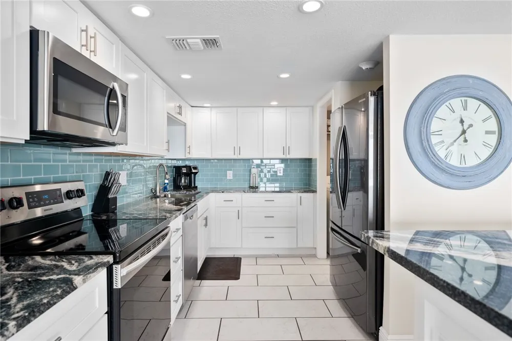 4242 Gulfbreeze Boulevard #302 Corpus Christi, TX 78402