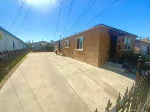 206 E Raymond